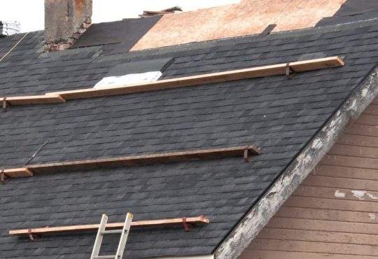 Top 5 Signs You May Need a New Roof in Dearborn Michigan